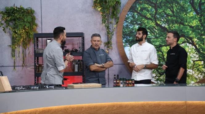 reguli noi in bucataria chefi la cutite doar trei dintre cei patru jurati vor intra in etapa confruntarilor pe echipe