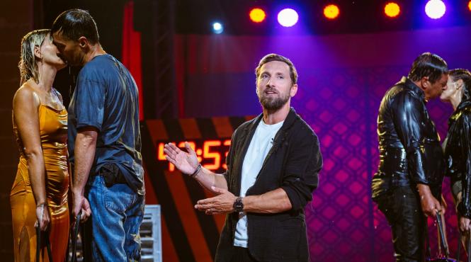 daiana anghel si sorin gontea sunt castigatorii primului sezon power couple romania la bine si la greu acest trofeu reprezinta forta si echilibrul nostru