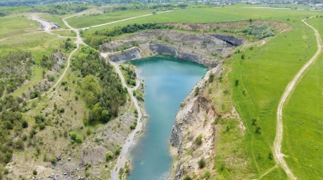 povestea lacului de smarald