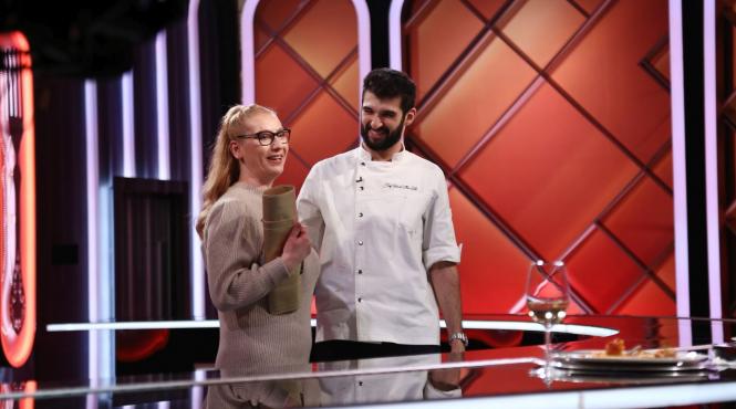 chef richard abou zaki primul jurat care a dat cutitul de aur in noul sezon chefi la cutite chef orlando zaharia invingator in lupta pentru amuleta de aseara