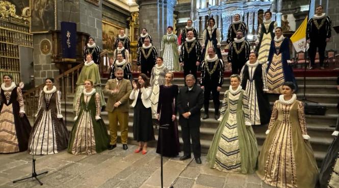 peru corul madrigal artisti turisti rugaciune aplauze