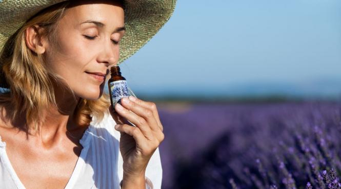 preparare odorizant camera uleiuri esentiale