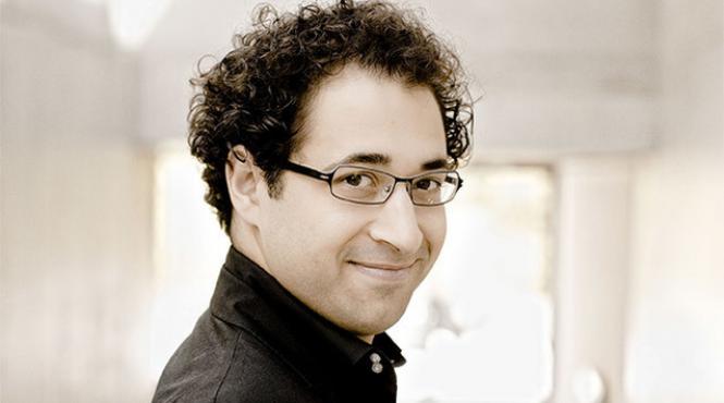 luminile nordului pe scena ateneului roman sibelius grieg si zemlinsky cu dirijorul leo hussain si pianista raluca stirbat