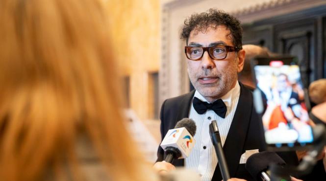 presedintele romaniei klaus iohannis conducerea uniter dragos buhagiar scenograf aura corbeanu manager cultural