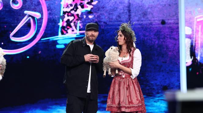 ventrilocii daniele si naimana s au calificat in finala sezonului 16 iumor