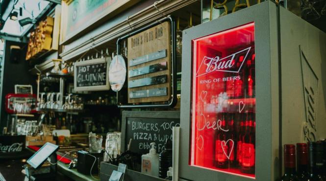 cum alegi cea mai buna vitrina frigorifica 6 aspecte cheie de care sa tii cont