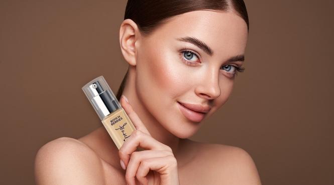 cum sa aplici fondul de ten cu acoperire mare pentru un finish natural