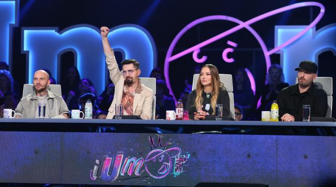 jessica karlen din suedia direct pe scena iumor cu un super moment de stand up comedy duminica de la ora 20 00 la antena 1 delia esti minunata delicioasa momentul tau a fost magic