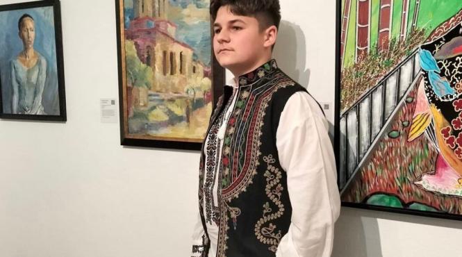 pictor 13 ani roman biserici expozitie sua robert niculae