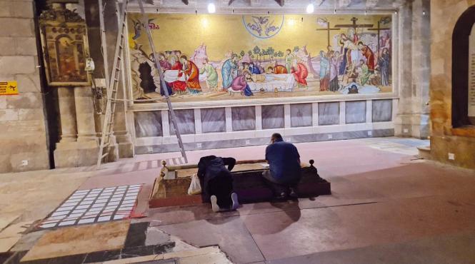 mormantul sfant sub umbra razboiului pustiu soldati si ura