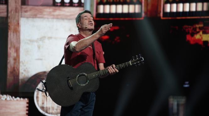 radu pietreanu invitat in gala romania esti campioana in editia speciala de paste difuzata duminica de la ora 20 00 la antena 1 sunt mandru ca sunt roman pentru ca romania este in sfarsit campioana in europa la bautura