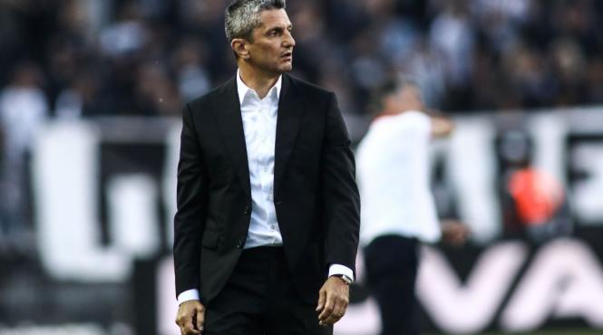 razvan lucescu la un punct distanta de castigarea campionatului in grecia