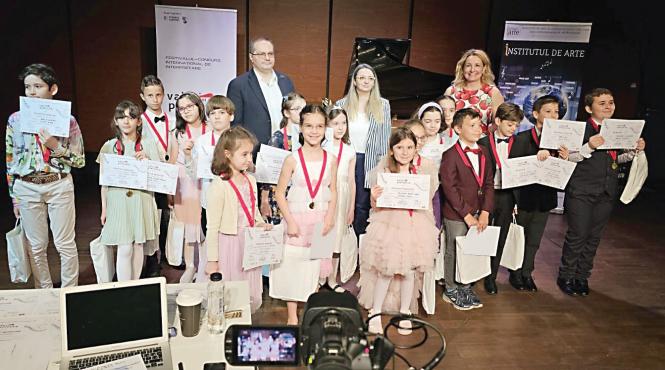 copii musical playground sarbatoare arta