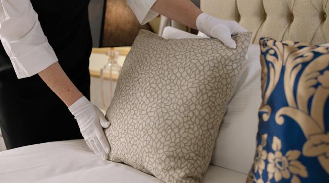 fluctuatia de personal in industria ospitalitatii de ce apare si cum poti gestiona absenta angajatilor