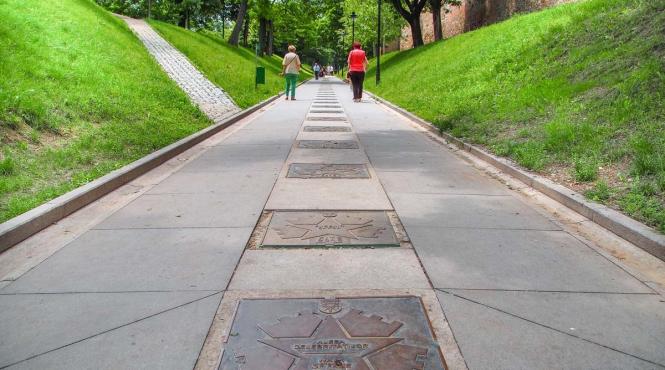 biografiile personalitatilor care vor fi distinse cu stea pe aleea celebritatilor din sibiu in 2024