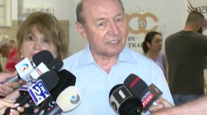 traian basescu stat coada sotie maria votare