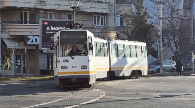 tramvaiele liniilor 1 7 10 19 25 statia piata eroii revolutiei