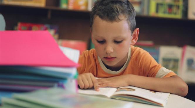 pedeapsa elevi sala lectura