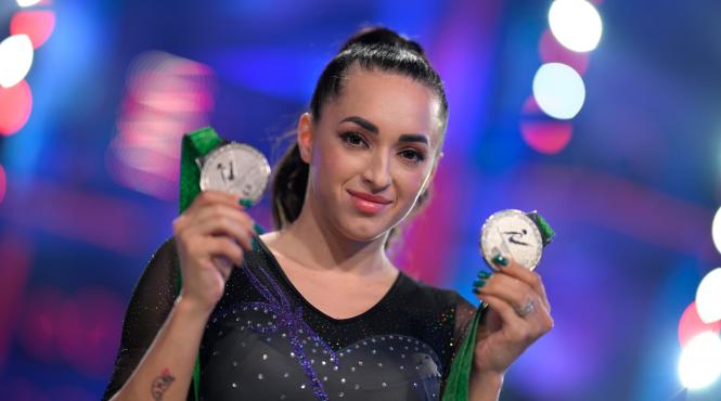 larisa iordache gimnasta splash vedete apa nadia comaneci
