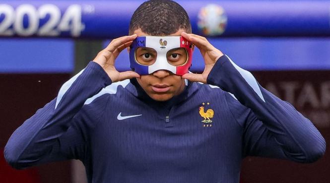 mbappe vindeca rapid fractura nas joaca meci polonia