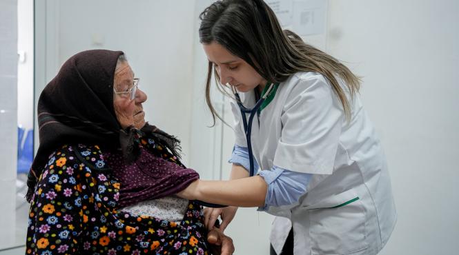 caravana medicala sate oameni obezi