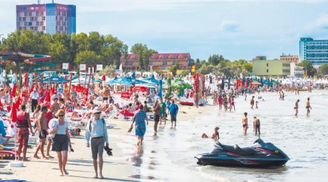 patru 10 romani vacanta buget mai mare 40 anul trecut