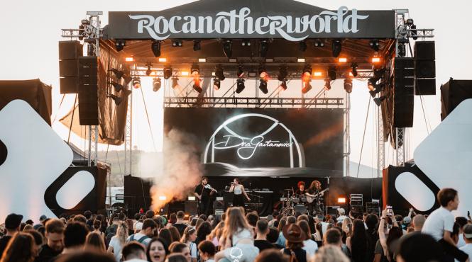 intr un perfect echilibru rocanotherworld 2024