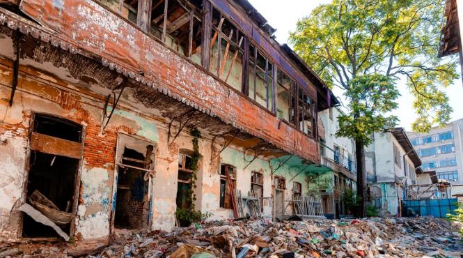 nicusor dan anunta scoatere 700 tone deseuri cladirea principala hanul solacolu