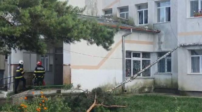 incendiu la centrul de recuperare si reabilitare neuropsihiatrica din judetul suceava