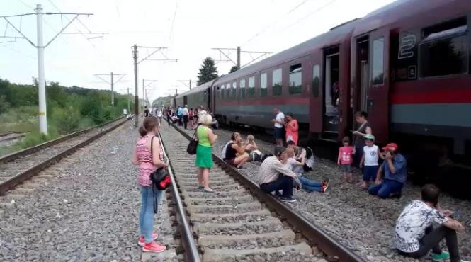 trenuri ramase camp dezastrul cfr