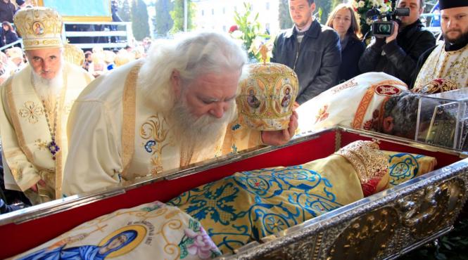 dictionar cultural moaste povestea unui cuvant cu har