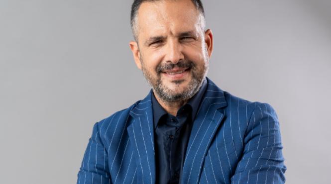 in curand madalin ionescu va prezenta viata fara filtru o emisiune zilnica la antena stars