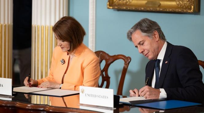 apador ch memorandum sua drept opinie acces informatii guvern