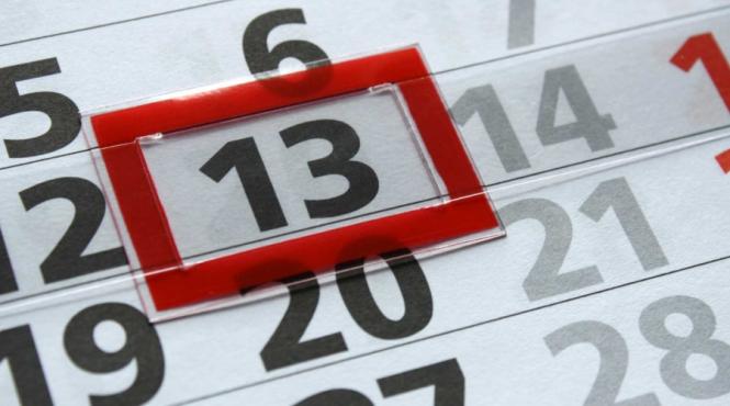 marti 13 trei ceasuri rele psihologi irational superstitii ratiune