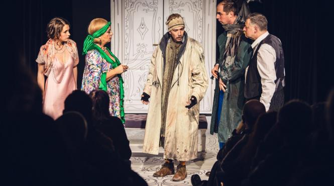 comedia amanta noastra de la minister este gazduita la tnb sala studio pe 27 august