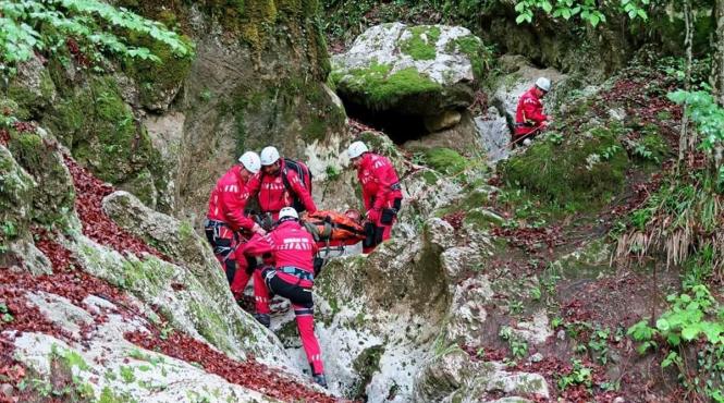 persoana inconstienta munte salvata zona manastirii statiunea durau