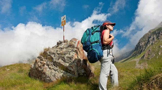 rucsac plural corect rucsacuri sau rucsace