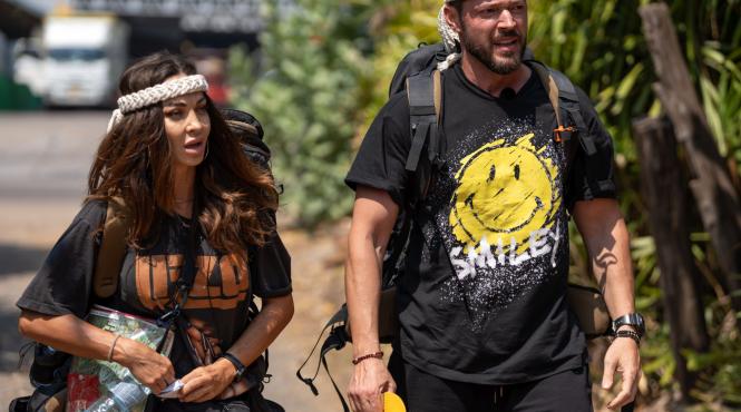 ritmul ametitor al cursei asia express afecteaza rezistenta fizica a concurentilor inca de la inceput una dintre echipe porneste in prima etapa cu un concurent