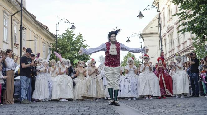 parada stradala amurgul baroc va fi prezentata in sase localitati din judetul sibiu in septembrie