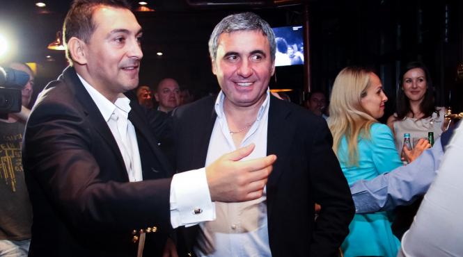 gheorghe hagi ilie dumitrescu monumentul generatiei de aur