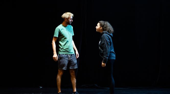 premiera pentru adolescenti la teatrul gong din sibiu