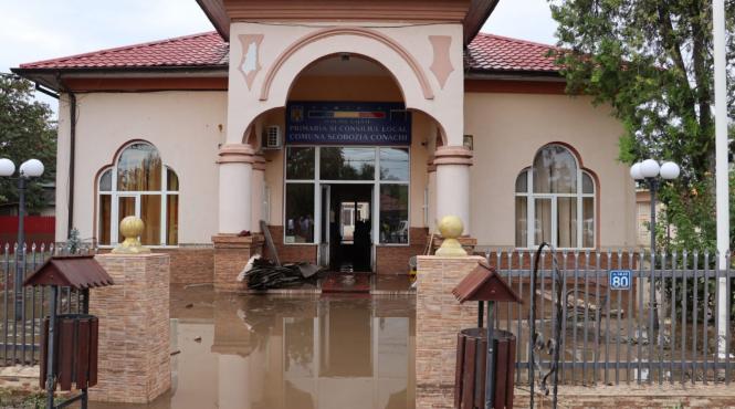 oameni stau poduri refuza paraseasca case slobozia conachi