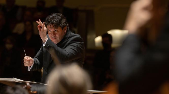 concursul enescu 2024 repetitii deschise publicului la masterclass ul de interpretare dirijorala condus de maestrul cristian macelaru