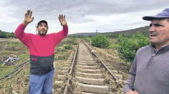 olimpiada disperatilor la inundatiile din vaslui omul care a dat cinci ture de curte in stil bras