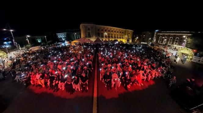 bucharest music film festival a transformat piata george enescu in hotspotul muzicii clasice si contemporane cu prilejul celei de a xii a editii