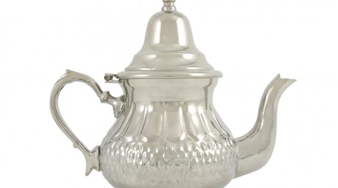 o raritate absoluta mobilier cu scene de nicolae grigorescu in noua licitatie de arta decorativa de la artmark