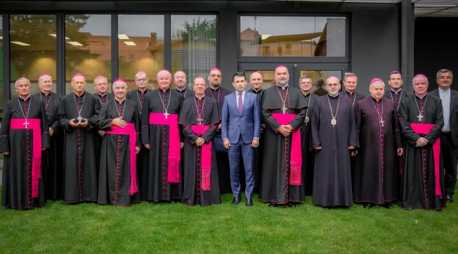 impreuna spre marele jubileu 2025 episcopii catolici din romania reuniti in sesiune plenara la timisoara