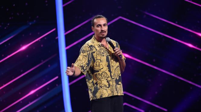 mincu face show total pe scena iumor aplauzele si hohotele de ras rasuna in editia difuzata maine seara de la ora 20 00