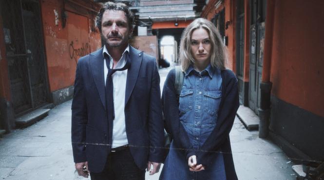 marius turdeanu debuteaza pe scena teatrului excelsior din bucuresti in spectacolul oleanna de david mamet regia madalin hincu