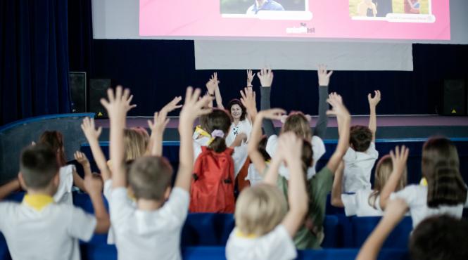 incepe animest 19 10 zile de aventura urbana cu peste 90 de proiectii si nenumarate surprize animate